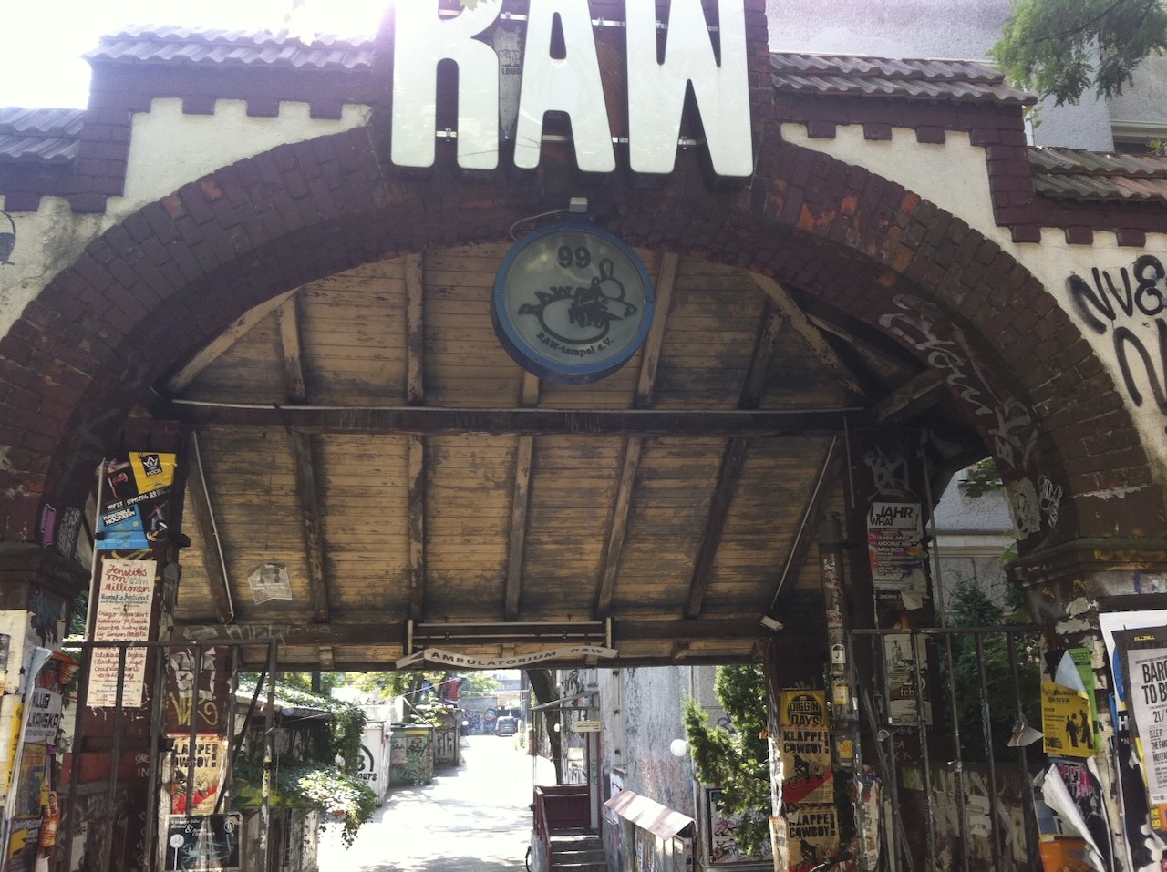 Eingang zum RAW-Gelände in Berlin